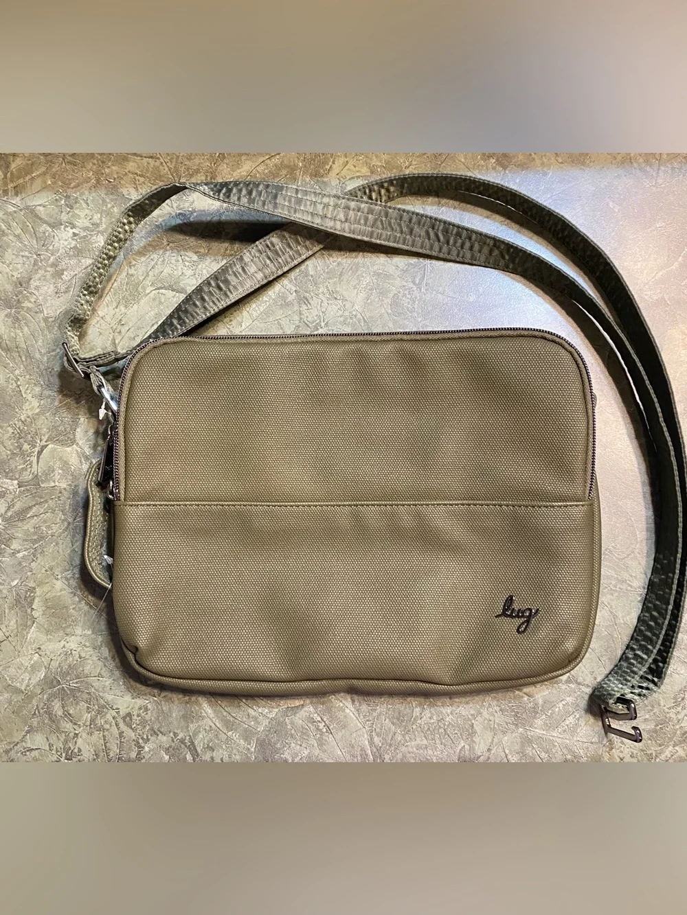 Lug Delta MINI Matte Luxe Vegan Leather iPad / Tablet / E-Reader Case in Olive